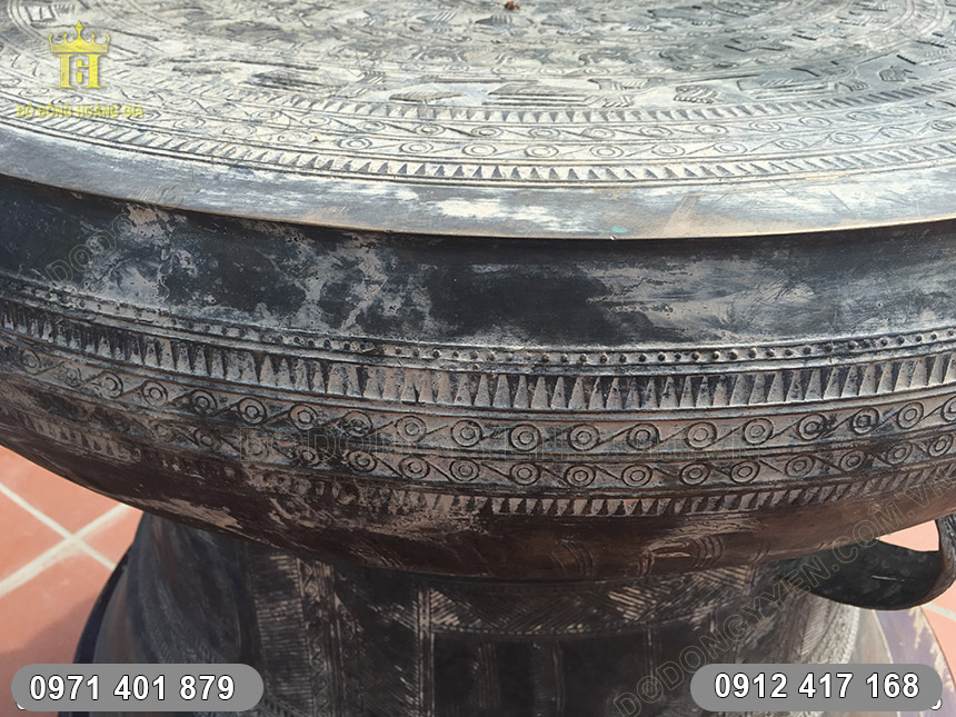 đ&uacute;c trống đồng đ&ocirc;ng sơn, ngọc lũ